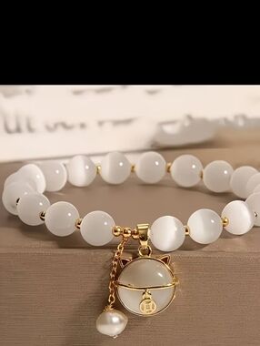 White Cat's Eye Stone Bracelet.